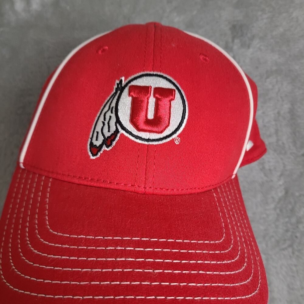 Utah Utes Under Armour Red Hat, Adjustable Collegiate Sporty Outdoor Heat Gear